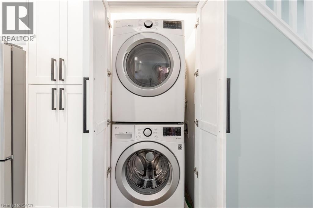 11 Lorne Avenue, Hamilton, ON - Indoor Photo Showing Laundry Room