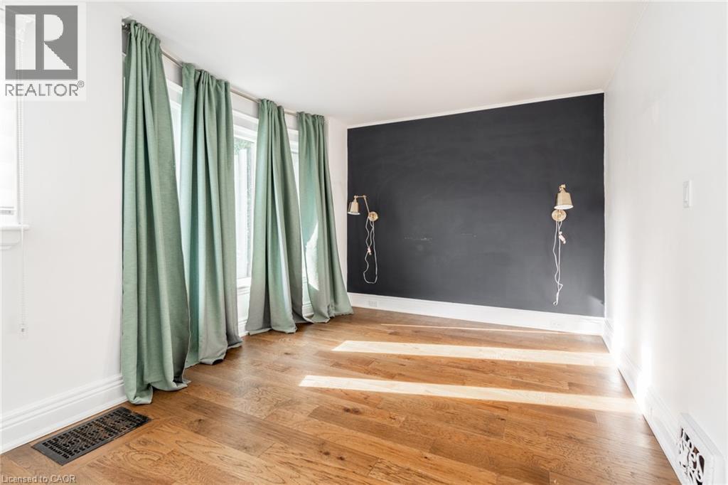 11 Lorne Avenue, Hamilton, ON - Indoor Photo Showing Other Room