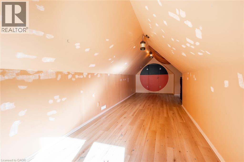 11 Lorne Avenue, Hamilton, ON - Indoor Photo Showing Other Room