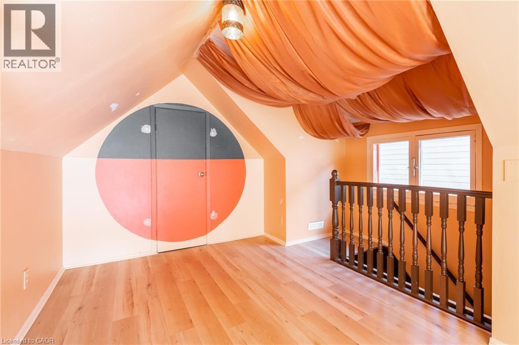 11 Lorne Avenue, Hamilton, ON - Indoor Photo Showing Other Room