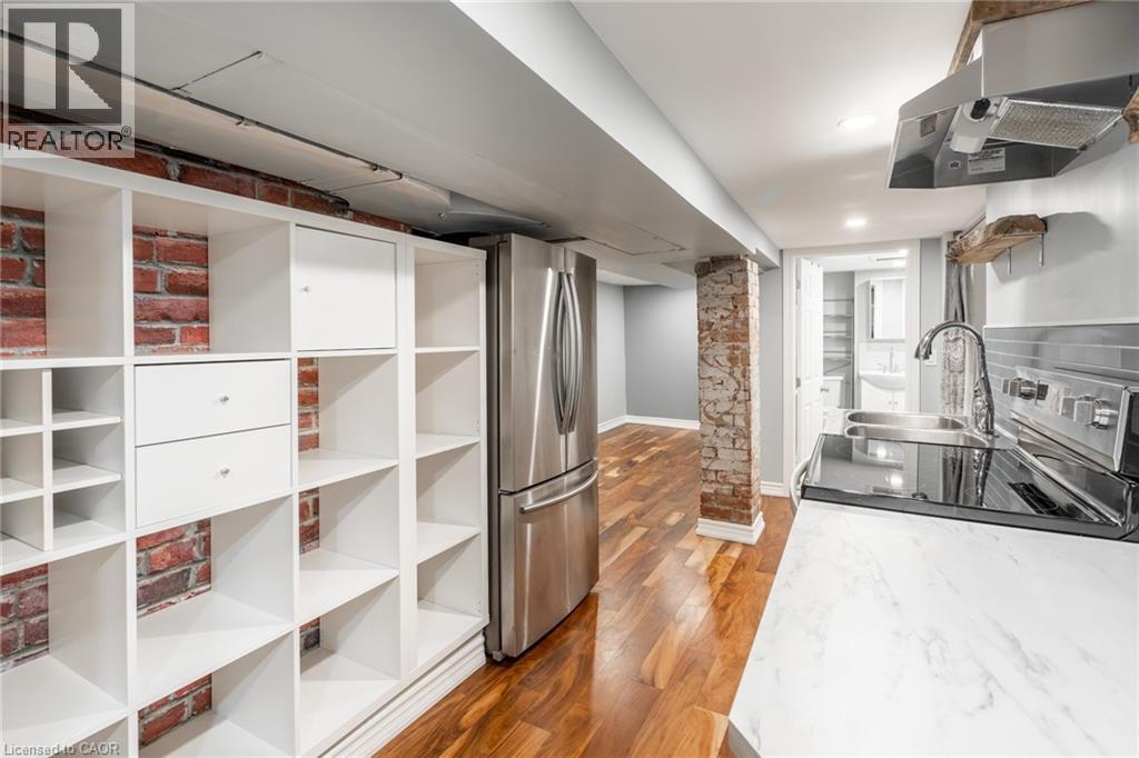 11 Lorne Avenue, Hamilton, ON - Indoor