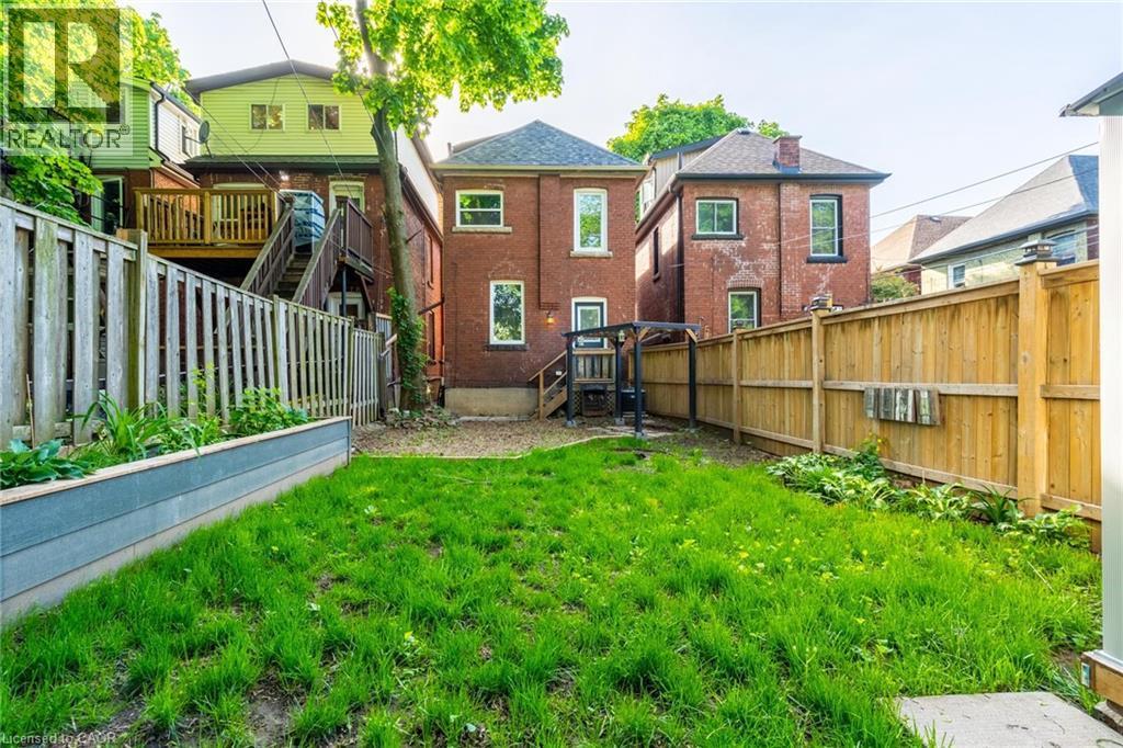 11 Lorne Avenue, Hamilton, ON - Outdoor