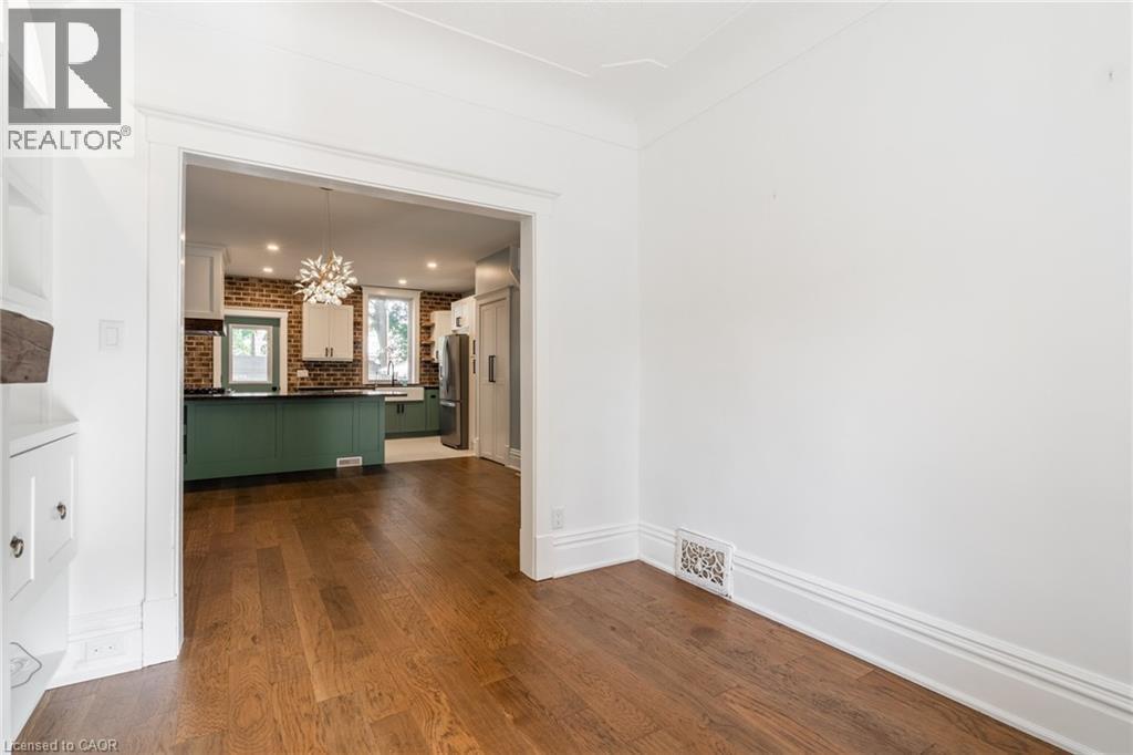 11 Lorne Avenue, Hamilton, ON - Indoor Photo Showing Other Room