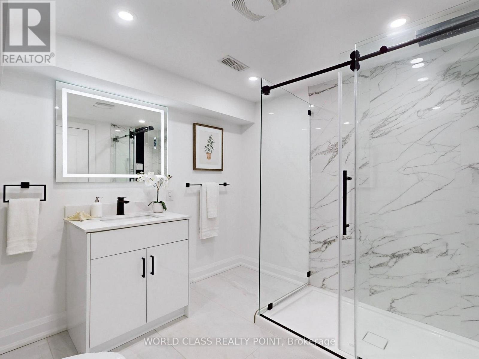 60 Kleins Ridge, Vaughan, ON - Indoor Photo Showing Bathroom