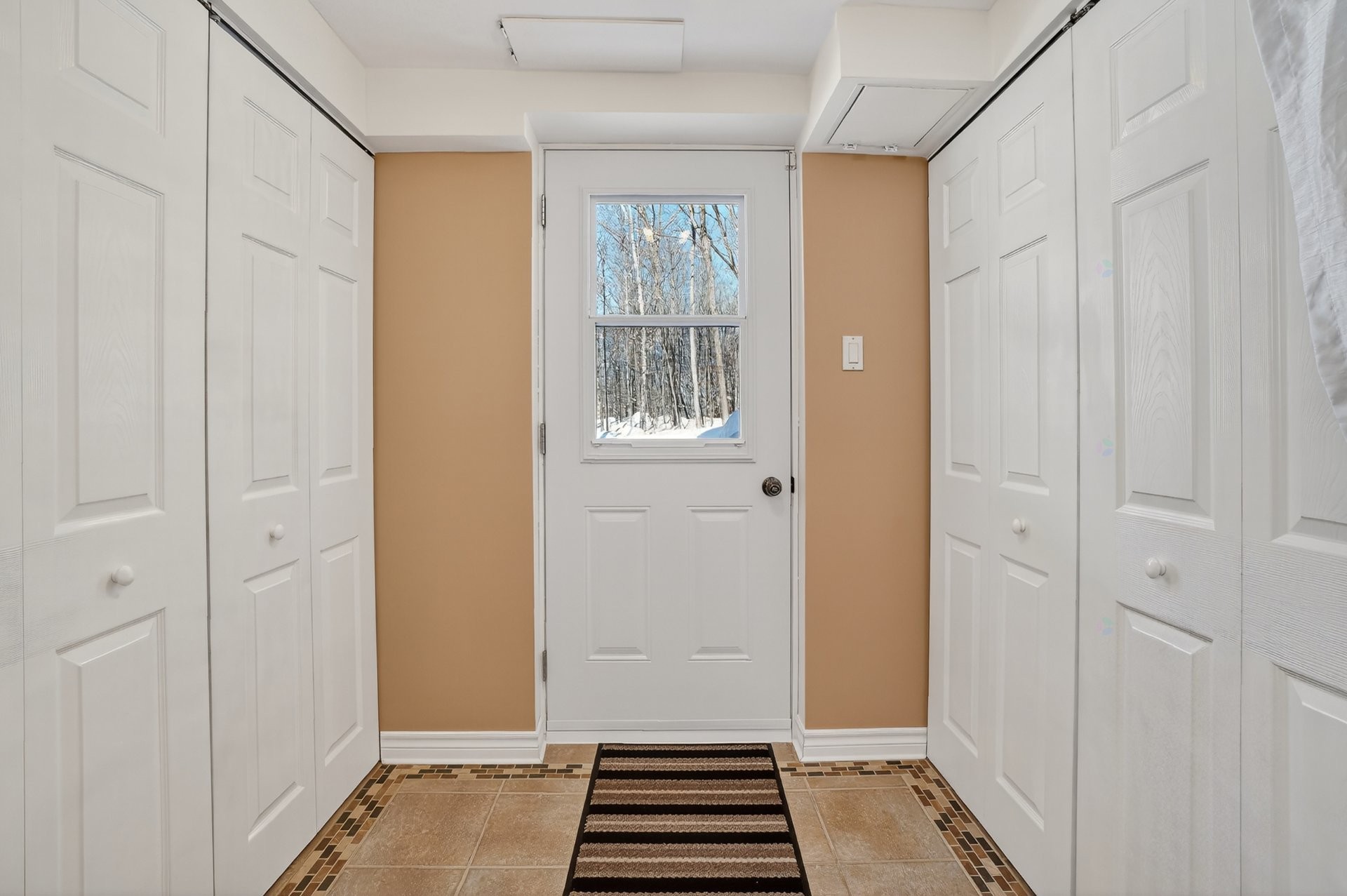 Entrée extérieure - 1705 Ch. Du Fer-À-Cheval, Prévost, QC - Indoor Photo Showing Other Room