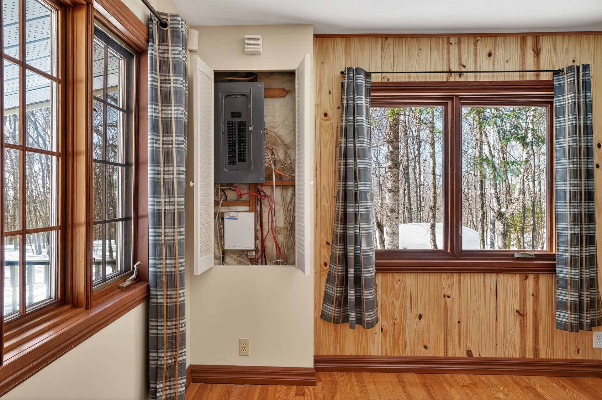 Salon - 1705 Ch. Du Fer-À-Cheval, Prévost, QC - Indoor Photo Showing Other Room
