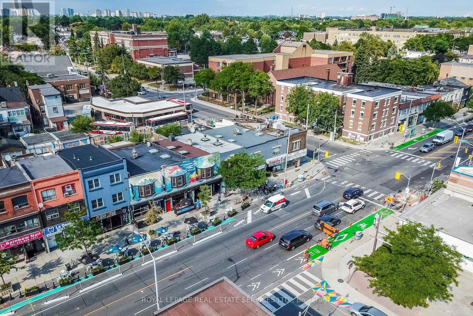 962-974 Danforth Avenue, Toronto, ON
