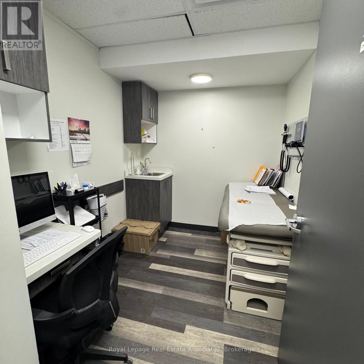 10 Main Street, Mississauga, ON