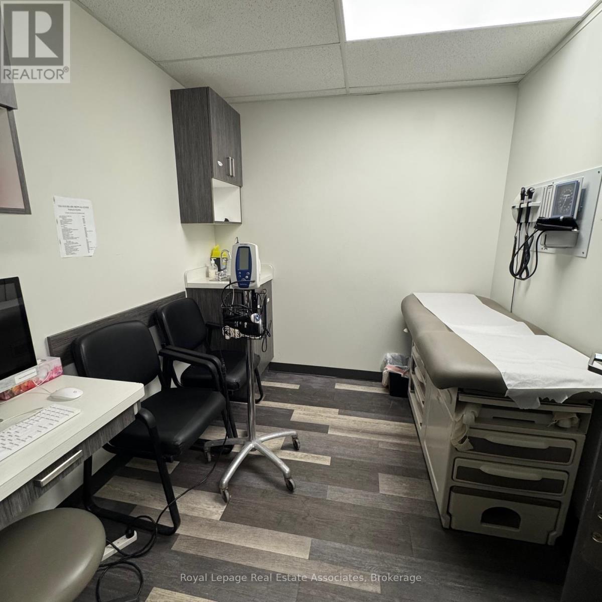 10 Main Street, Mississauga, ON