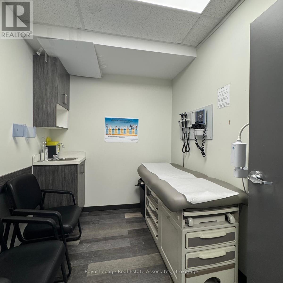 10 Main Street, Mississauga, ON