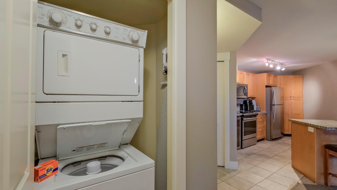 304-4205 Gellatly Road, West Kelowna, BC - Indoor Photo Showing Laundry Room