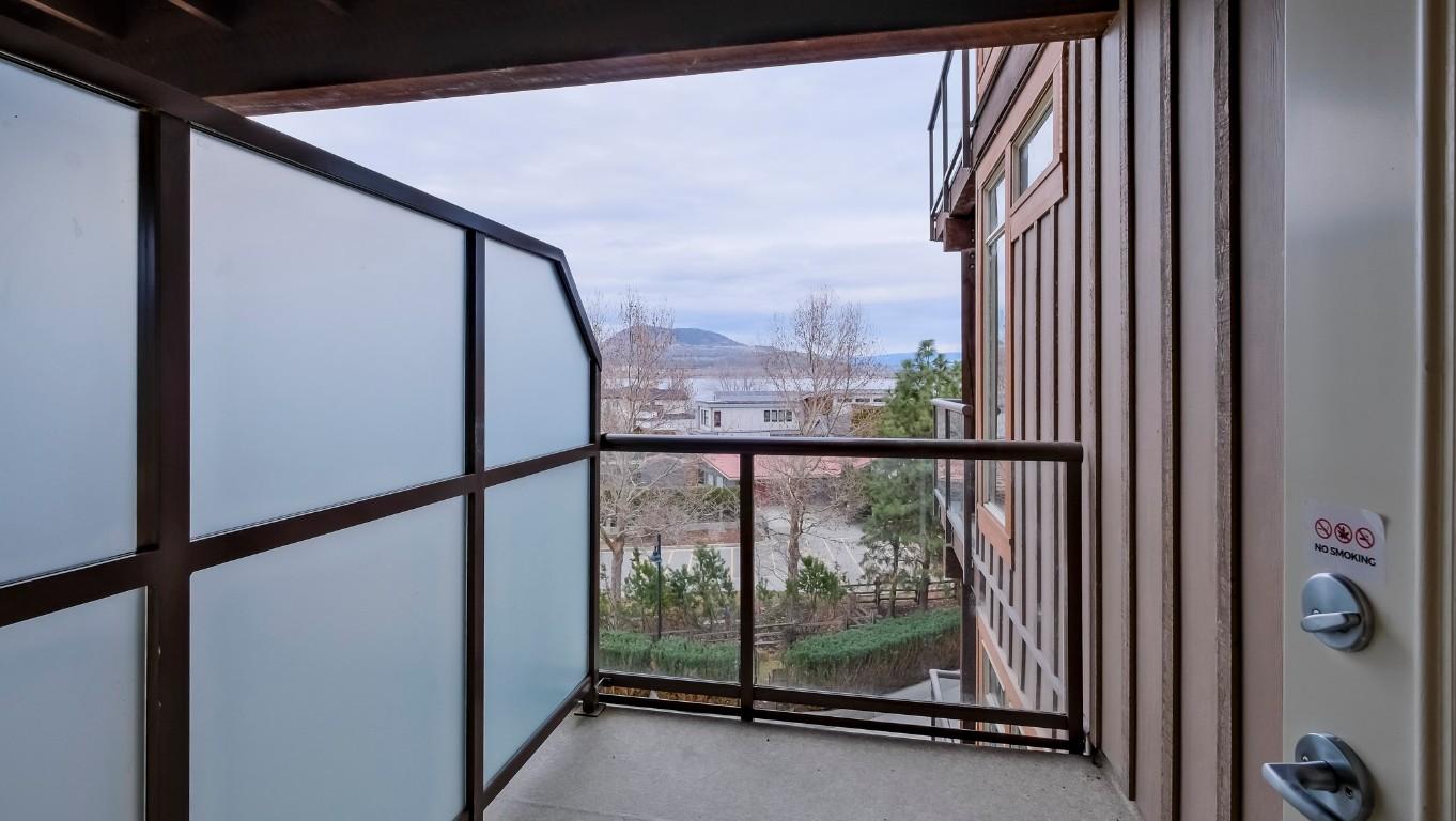 304-4205 Gellatly Road, West Kelowna, BC - With Balcony With Exterior