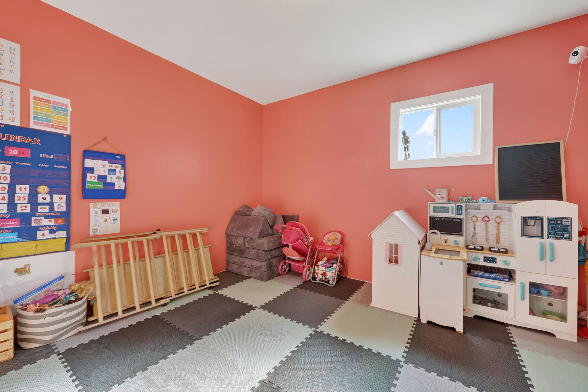 7312 Fintry Delta Road, Kelowna, BC - Indoor