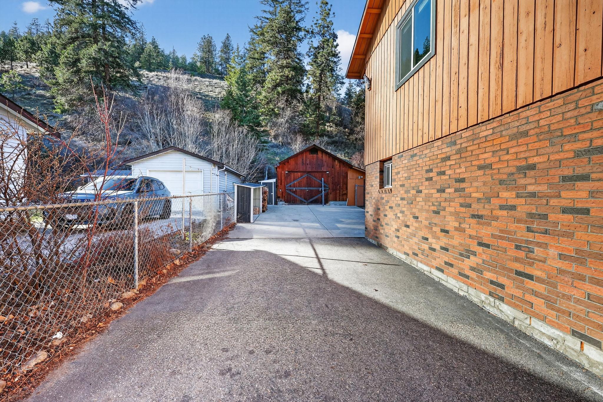 7312 Fintry Delta Road, Kelowna, BC - Outdoor With Exterior
