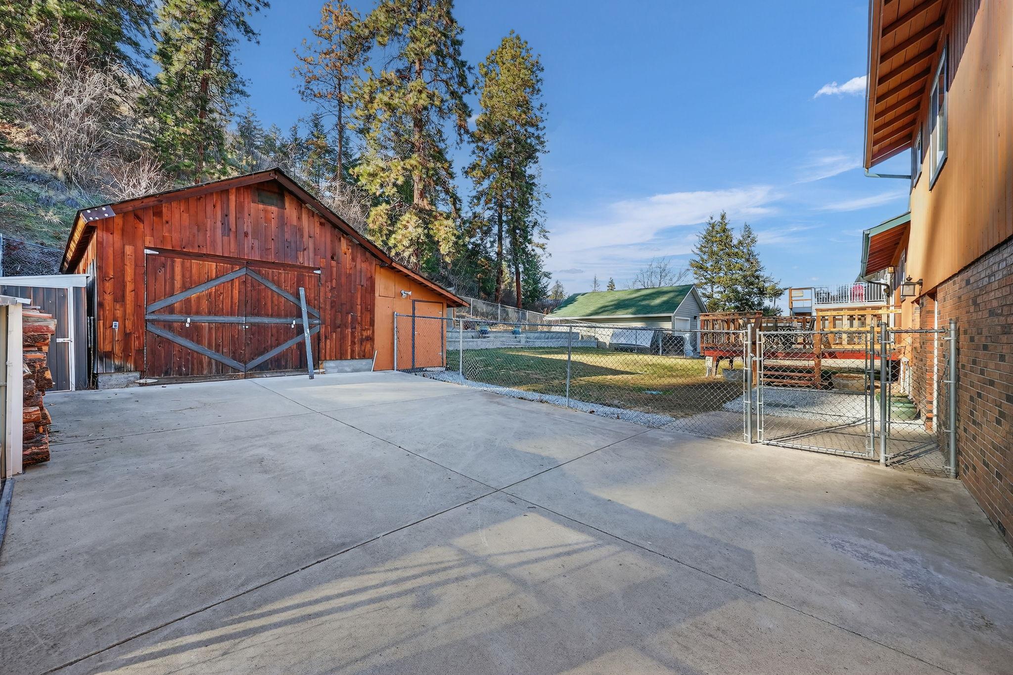 7312 Fintry Delta Road, Kelowna, BC - Outdoor