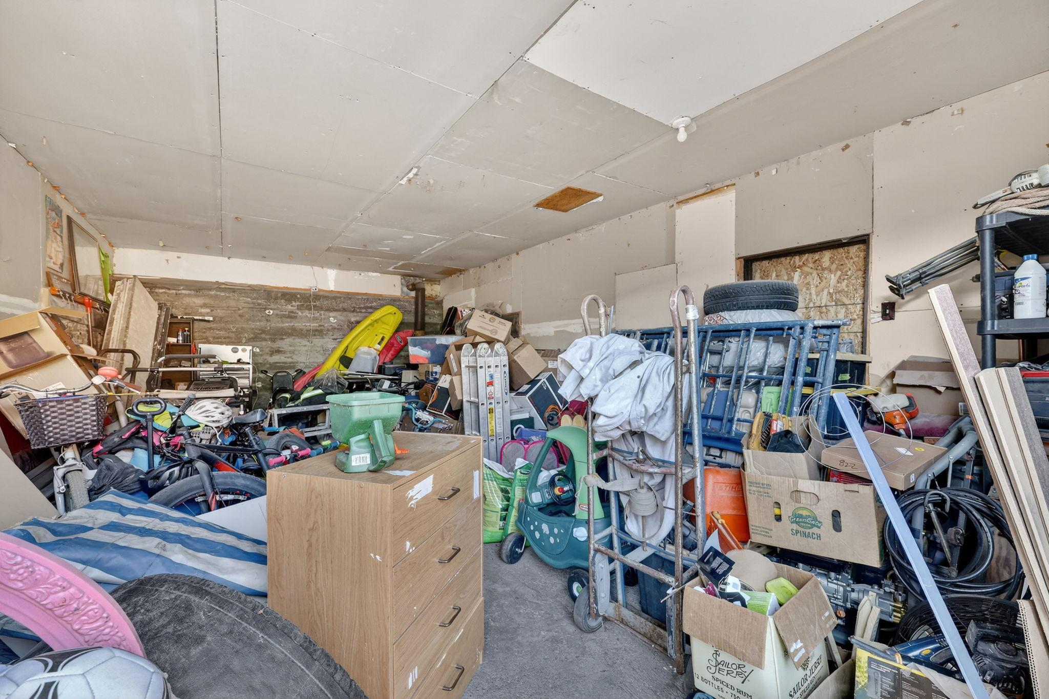 7312 Fintry Delta Road, Kelowna, BC - Indoor
