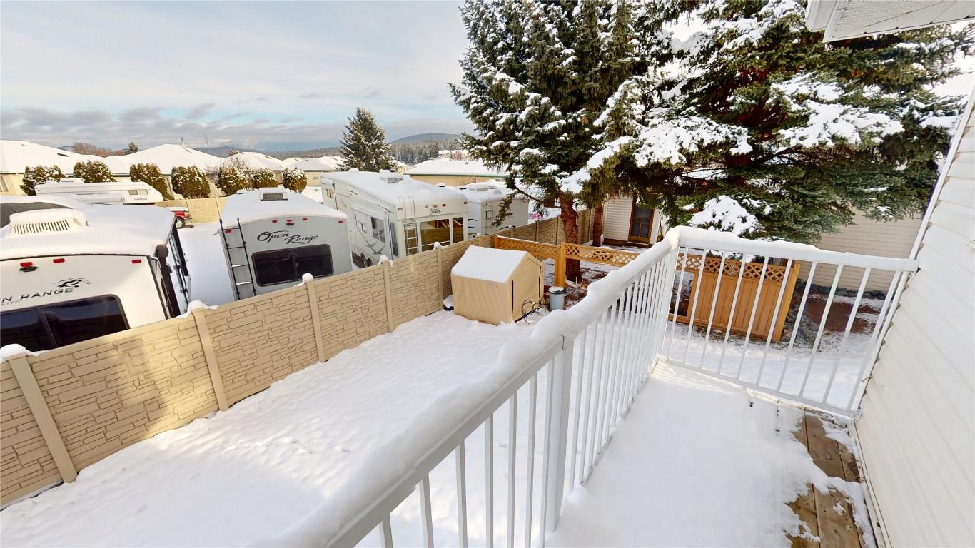 4-2504 12Th Street, Cranbrook, BC - Outdoor