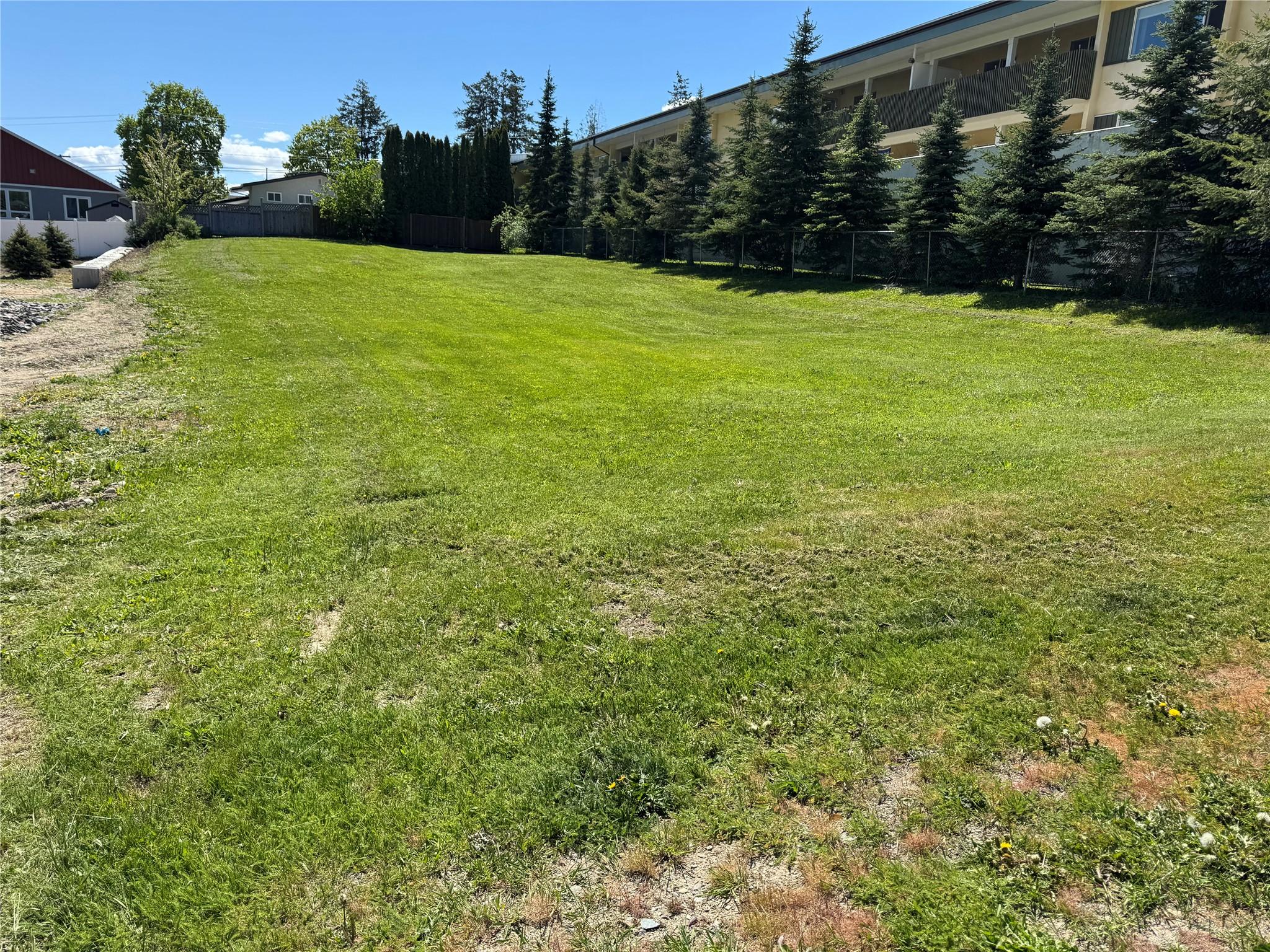 1429 Alder Street, Creston, BC - Outdoor