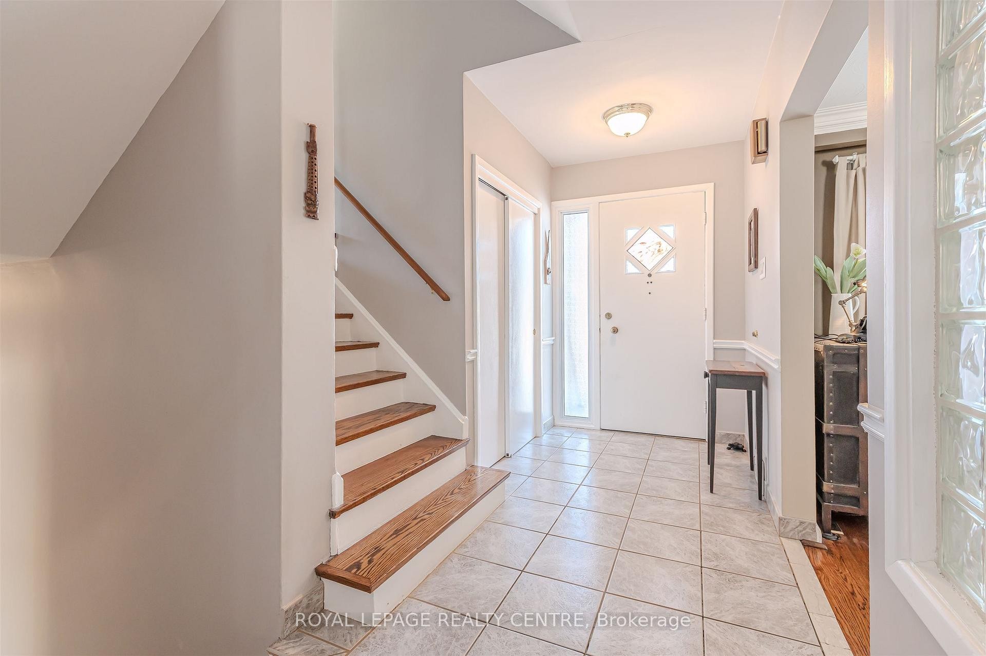 27 Hernshaw Crescent, Toronto, ON - Indoor Photo Showing Other Room