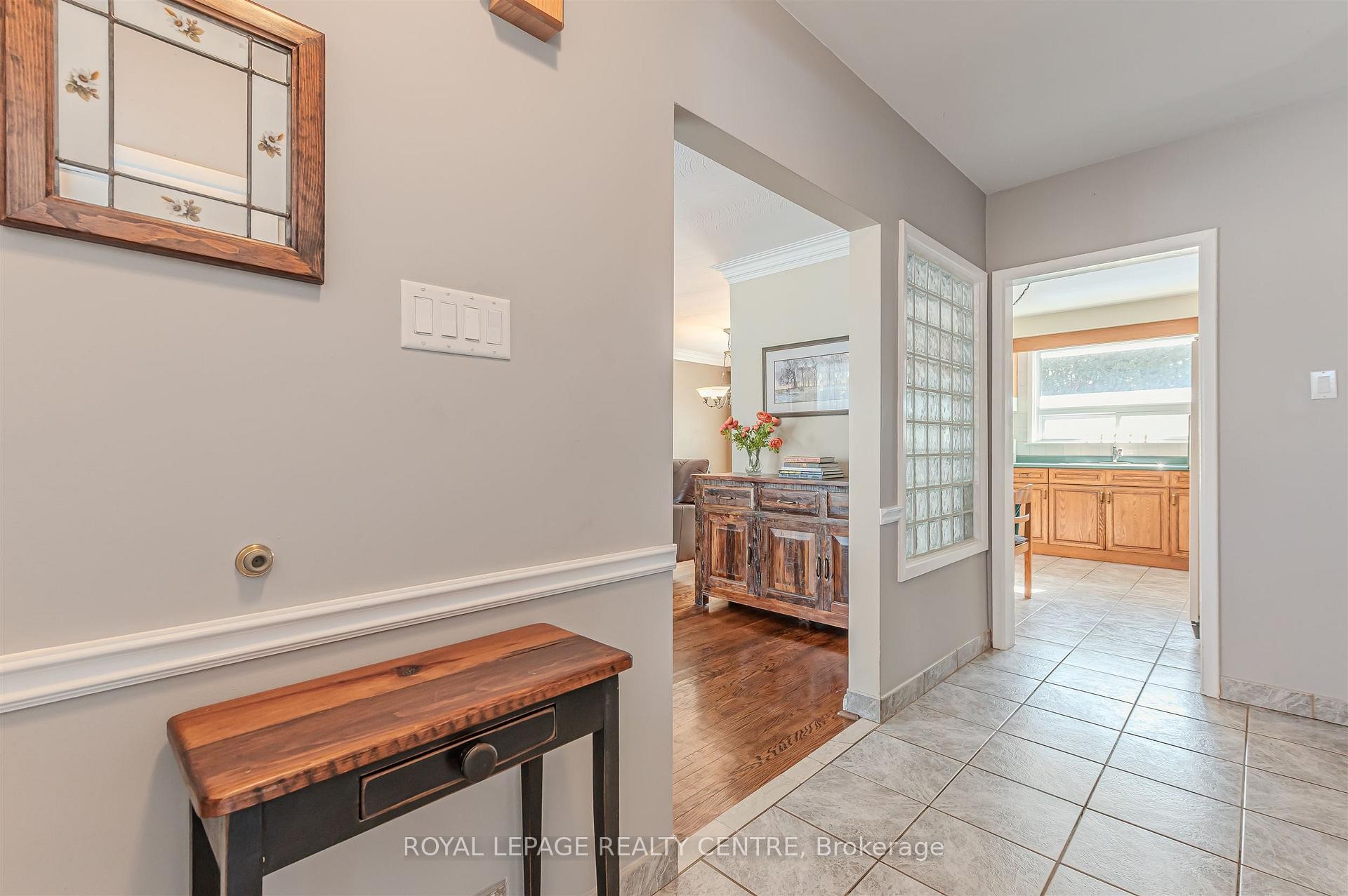 27 Hernshaw Crescent, Toronto, ON - Indoor