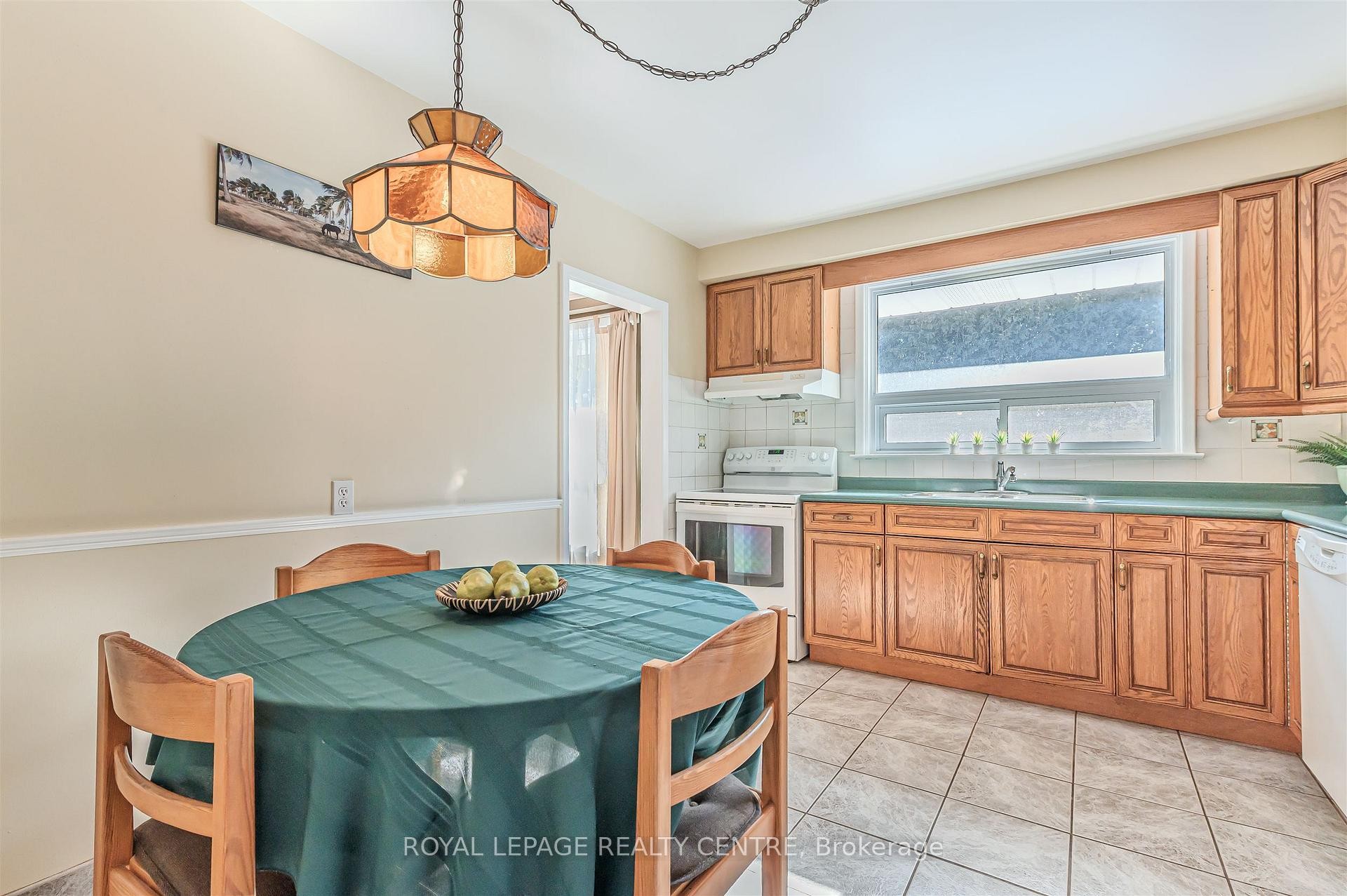 27 Hernshaw Crescent, Toronto, ON - Indoor