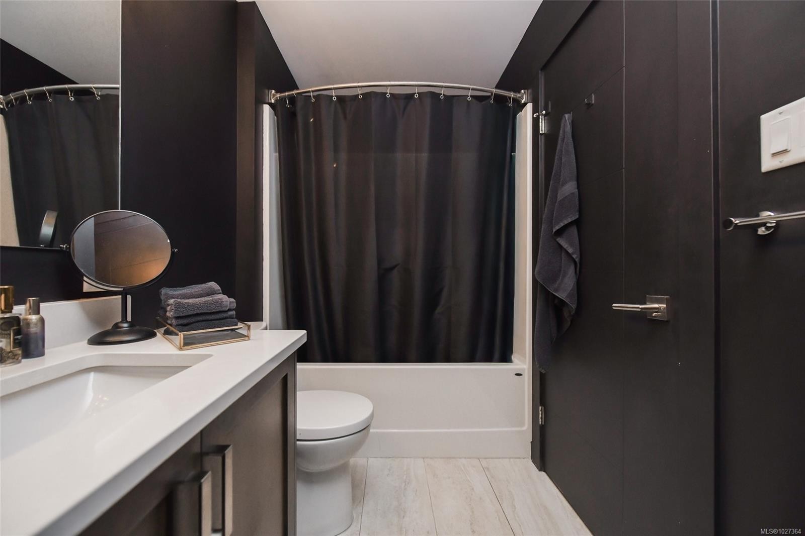 302-91 Chapel St, Nanaimo, BC - Indoor Photo Showing Bathroom