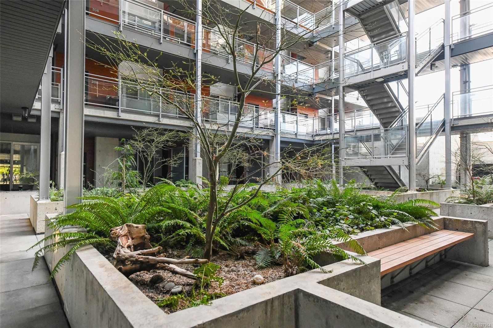 302-91 Chapel St, Nanaimo, BC - Outdoor