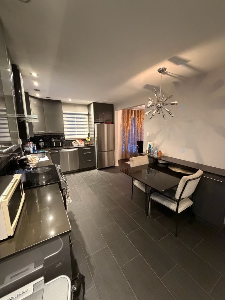 Kitchen - 12 Rue Mcvey, Montréal (Lasalle), QC - Indoor Photo Showing Kitchen With Double Sink