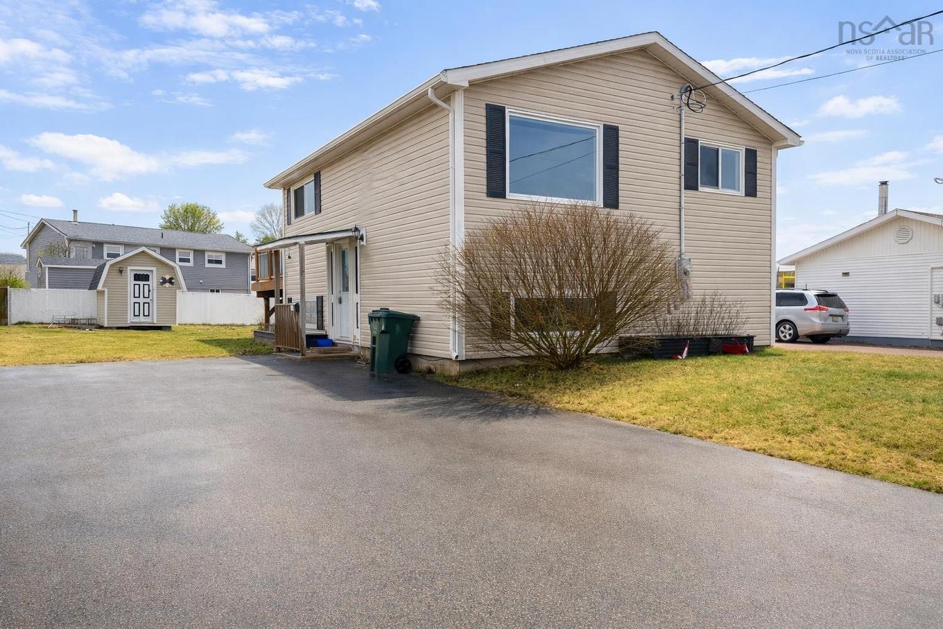 20 Dickey Street, Amherst, NS