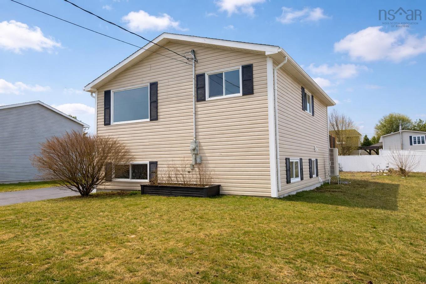 20 Dickey Street, Amherst, NS