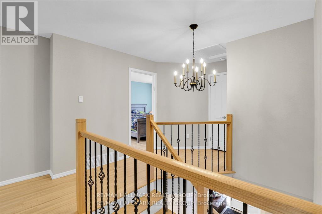 1712 Playfair Drive, Ottawa, ON - Indoor Photo Showing Other Room