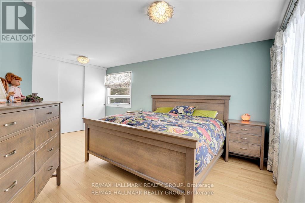 bedroom 3 - 1712 Playfair Drive, Ottawa, ON - Indoor Photo Showing Bedroom