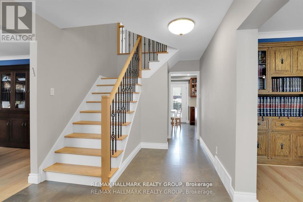 1712 Playfair Drive, Ottawa, ON - Indoor Photo Showing Other Room