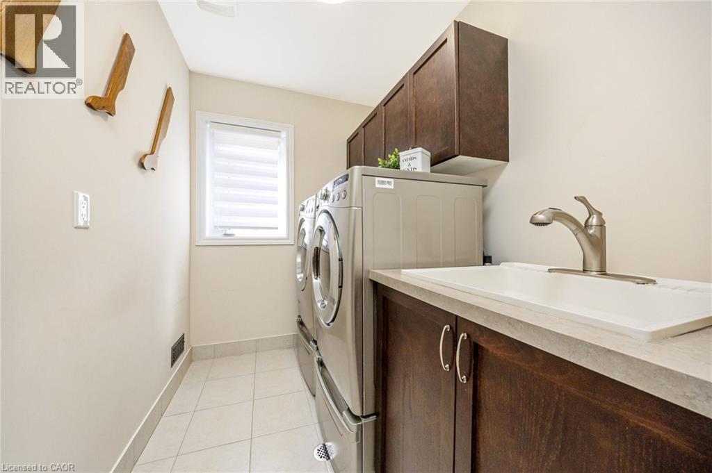 3168 Watercliffe Court, Oakville, ON - Indoor Photo Showing Laundry Room