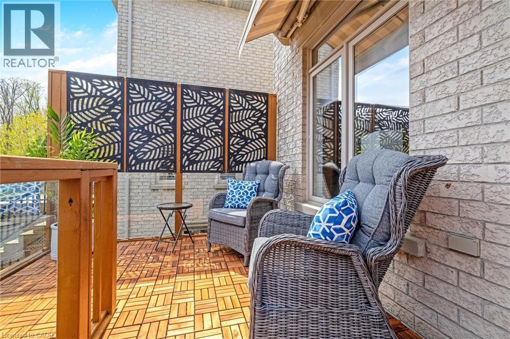 3168 Watercliffe Court, Oakville, ON - Outdoor