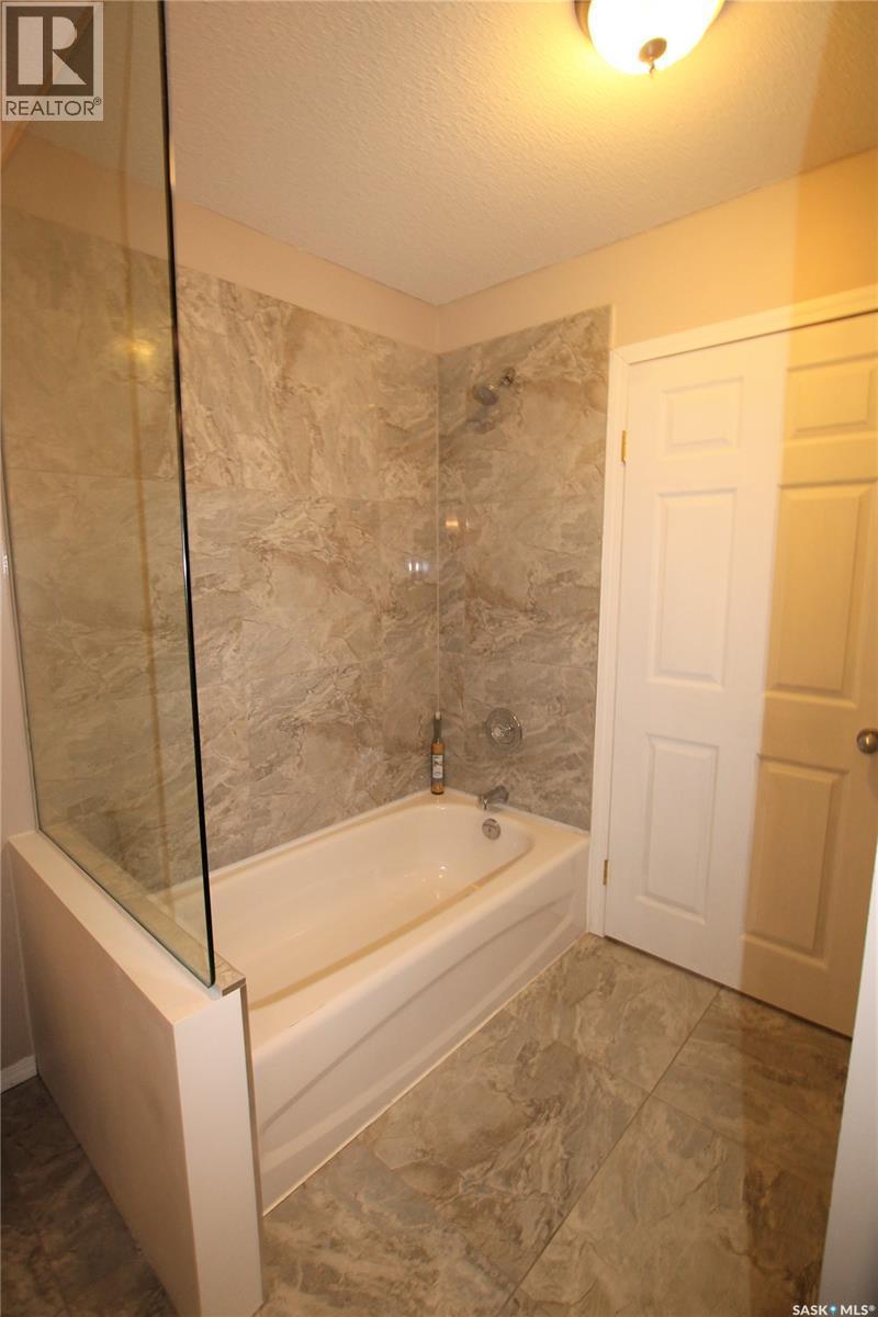 130 Marine Drive, Saskatchewan Landing, SK - Indoor Photo Showing Bathroom