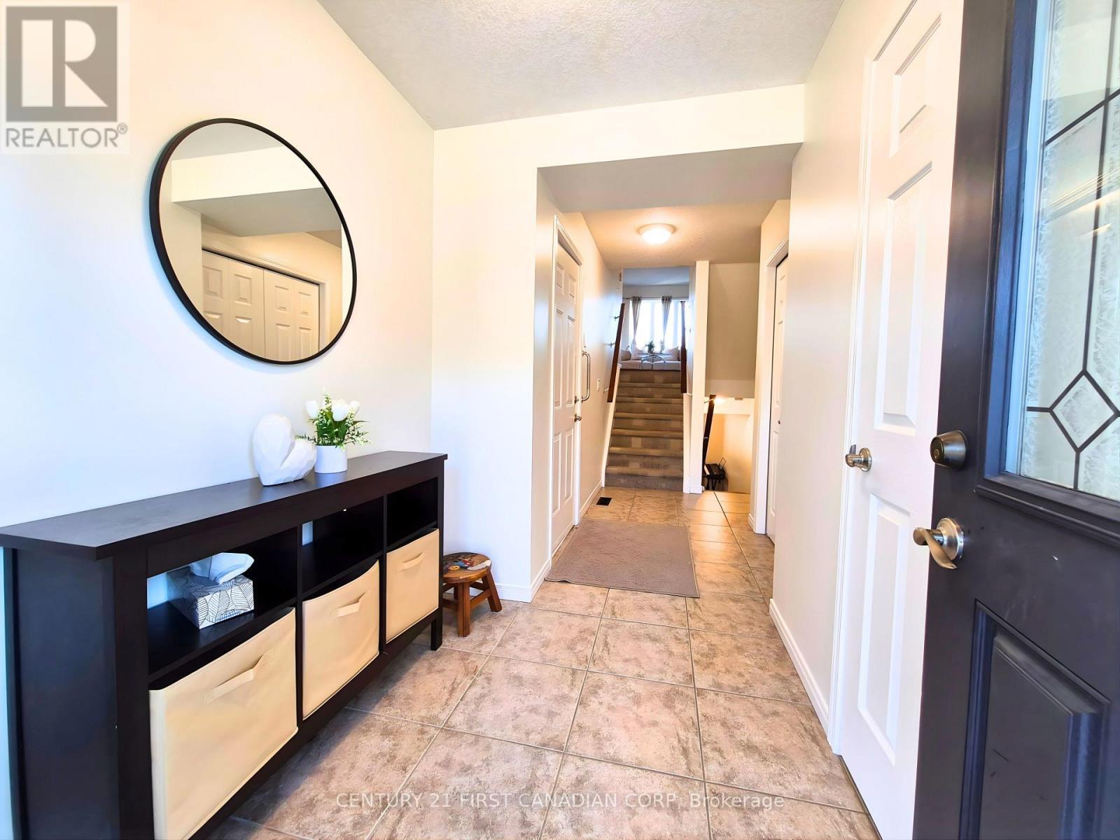 1 - 582 Hyde Park Road, London North (North O), ON - Indoor Photo Showing Other Room