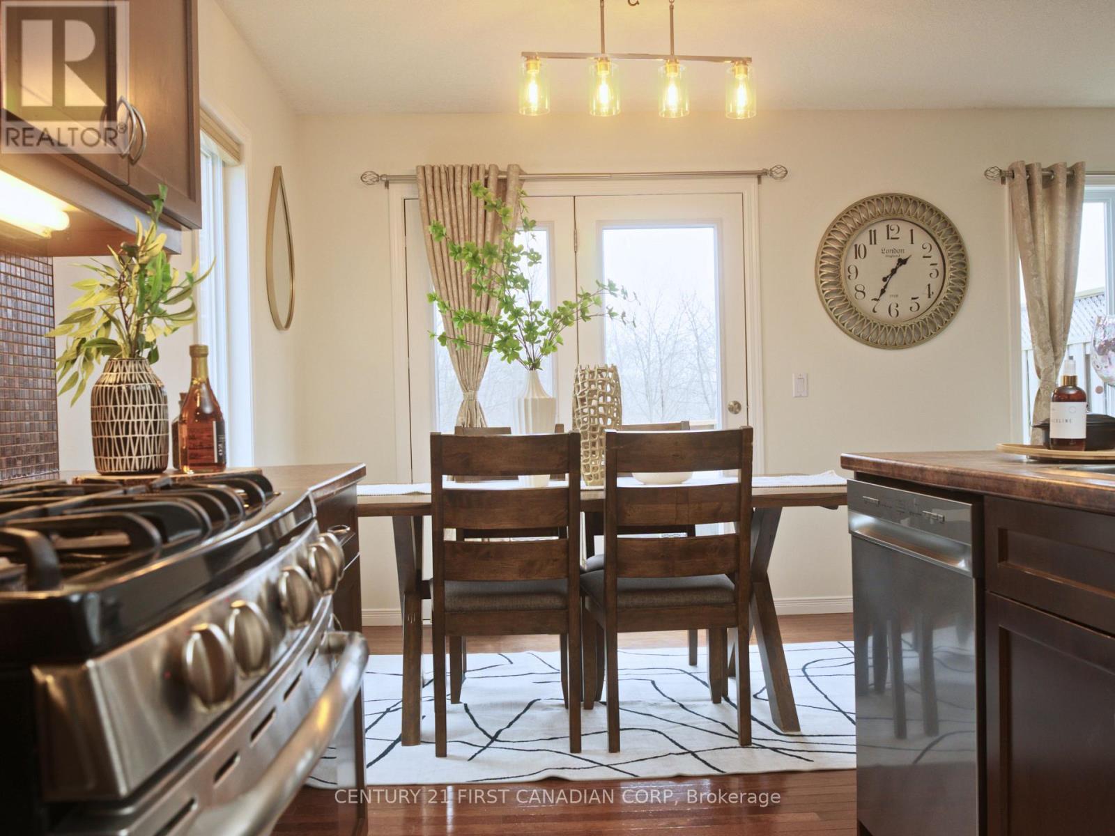 1 - 582 Hyde Park Road, London North (North O), ON - Indoor Photo Showing Dining Room