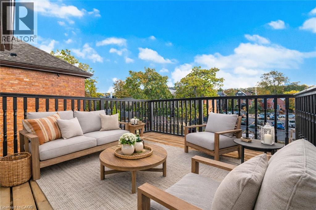 285 Charlton Avenue W, Hamilton, ON - Outdoor With Exterior