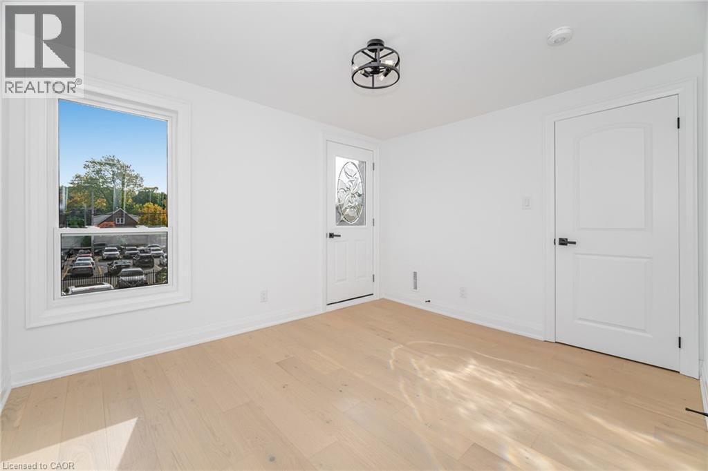 285 Charlton Avenue W, Hamilton, ON - Indoor Photo Showing Other Room