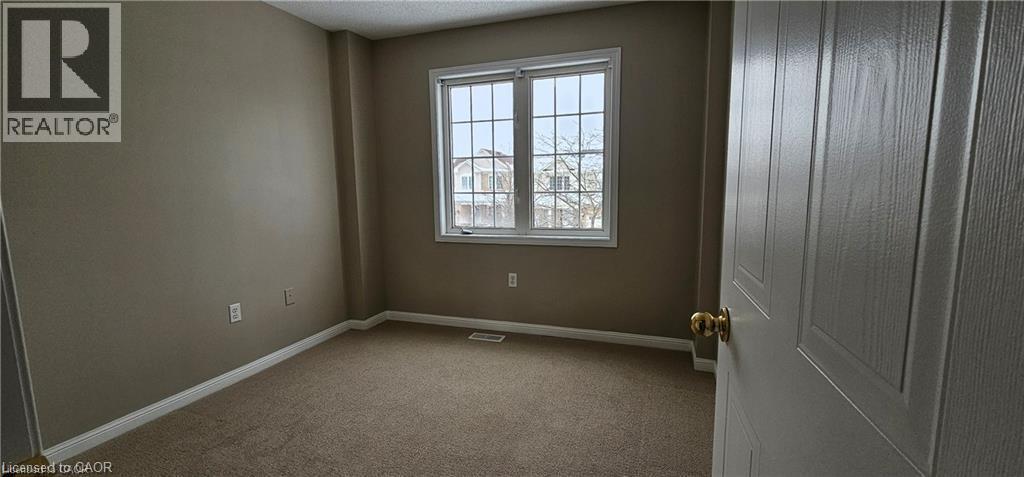 35 Nancroft Crescent, Cambridge, ON - Indoor Photo Showing Other Room