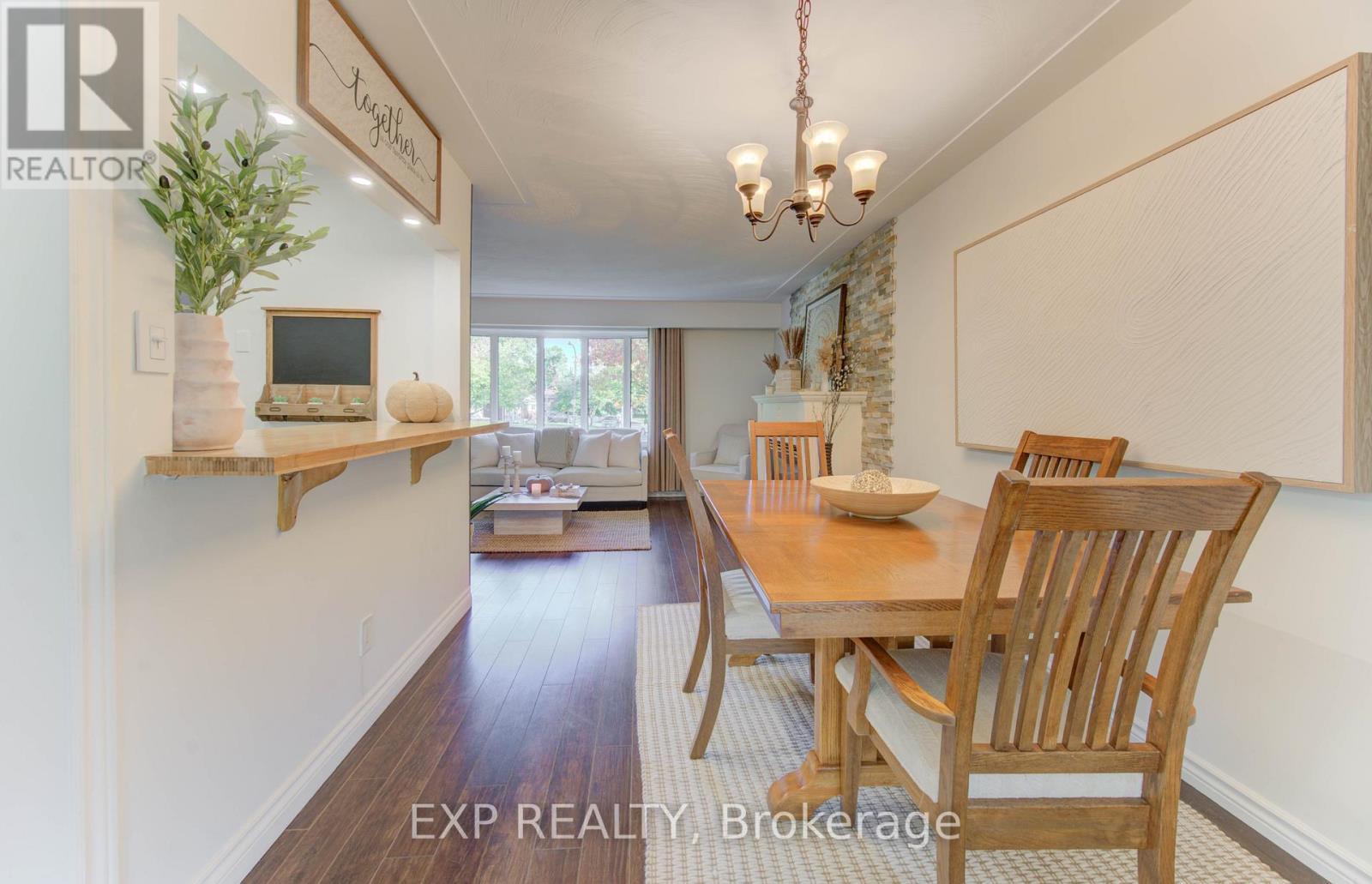 36 Blackfriars Place, Kitchener, ON - Indoor Photo Showing Dining Room