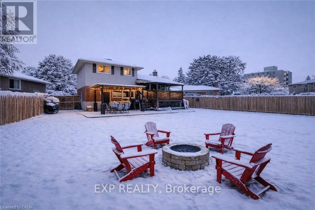 36 Blackfriars Place, Kitchener, ON - Outdoor With Deck Patio Veranda