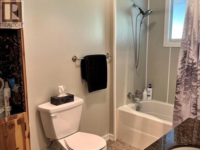 5170 Manson Ave, Powell River, BC - Indoor Photo Showing Bathroom