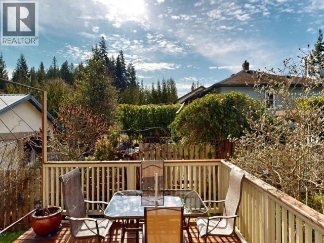 5170 Manson Ave, Powell River, BC - Outdoor With Deck Patio Veranda