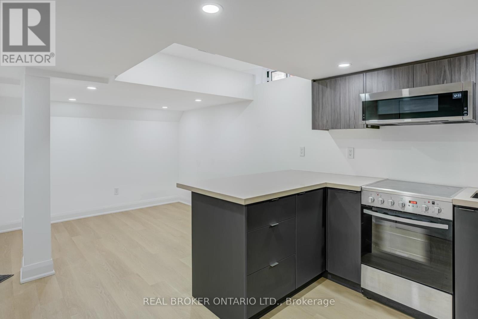 1371 Gull Crossing, Pickering, ON - Indoor Photo Showing Kitchen