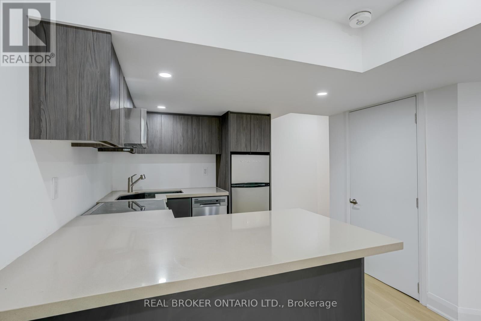1371 Gull Crossing, Pickering, ON - Indoor Photo Showing Kitchen