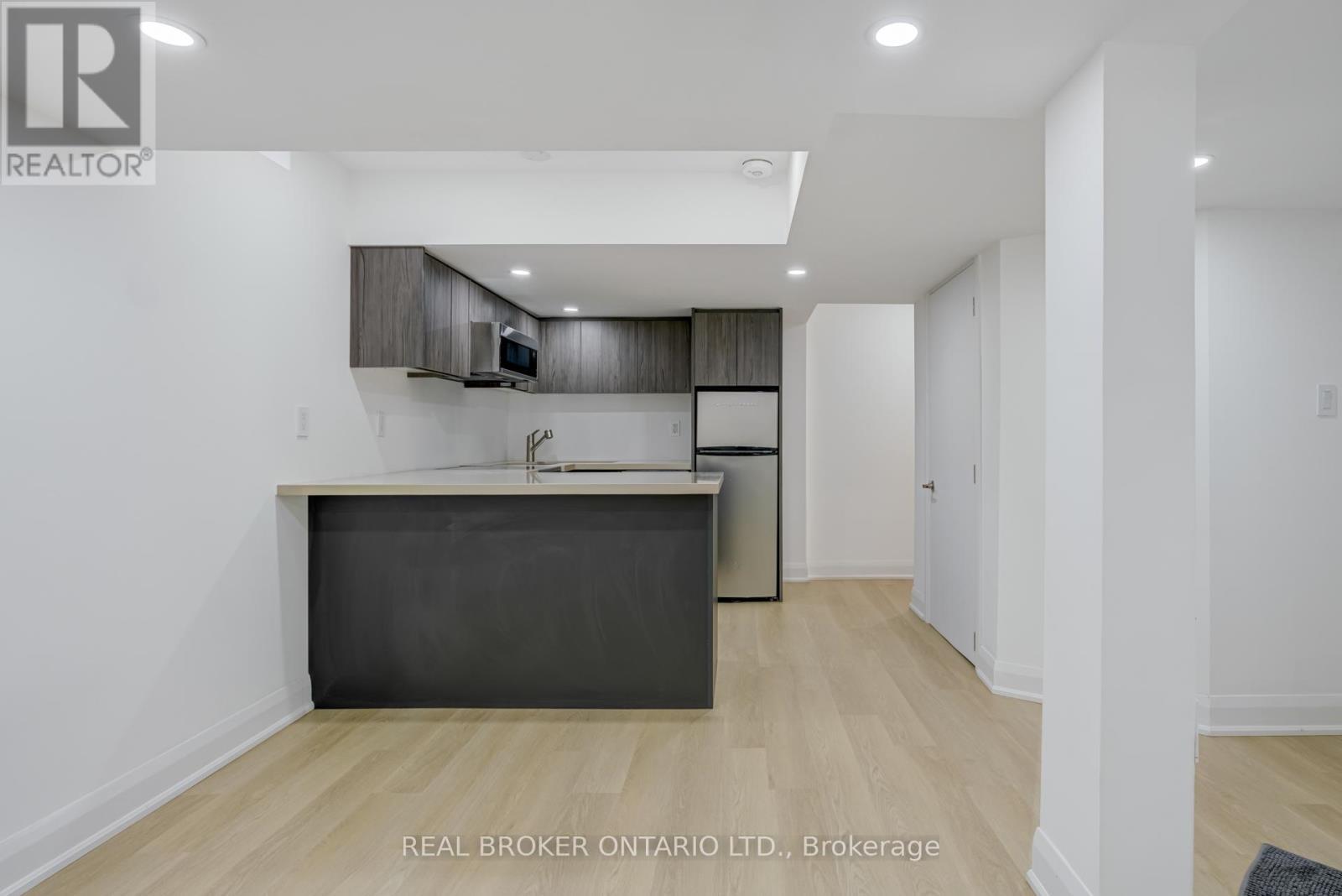 1371 Gull Crossing, Pickering, ON - Indoor Photo Showing Kitchen