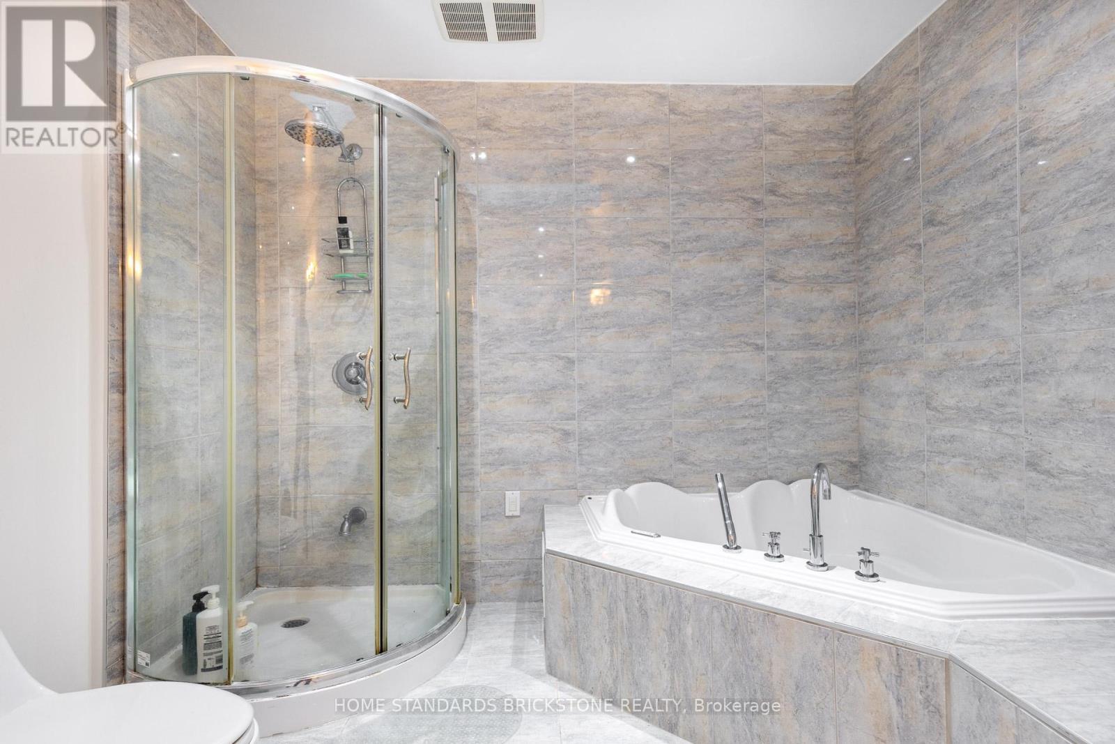 45 Spring Gate Boulevard, Vaughan, ON - Indoor Photo Showing Bathroom