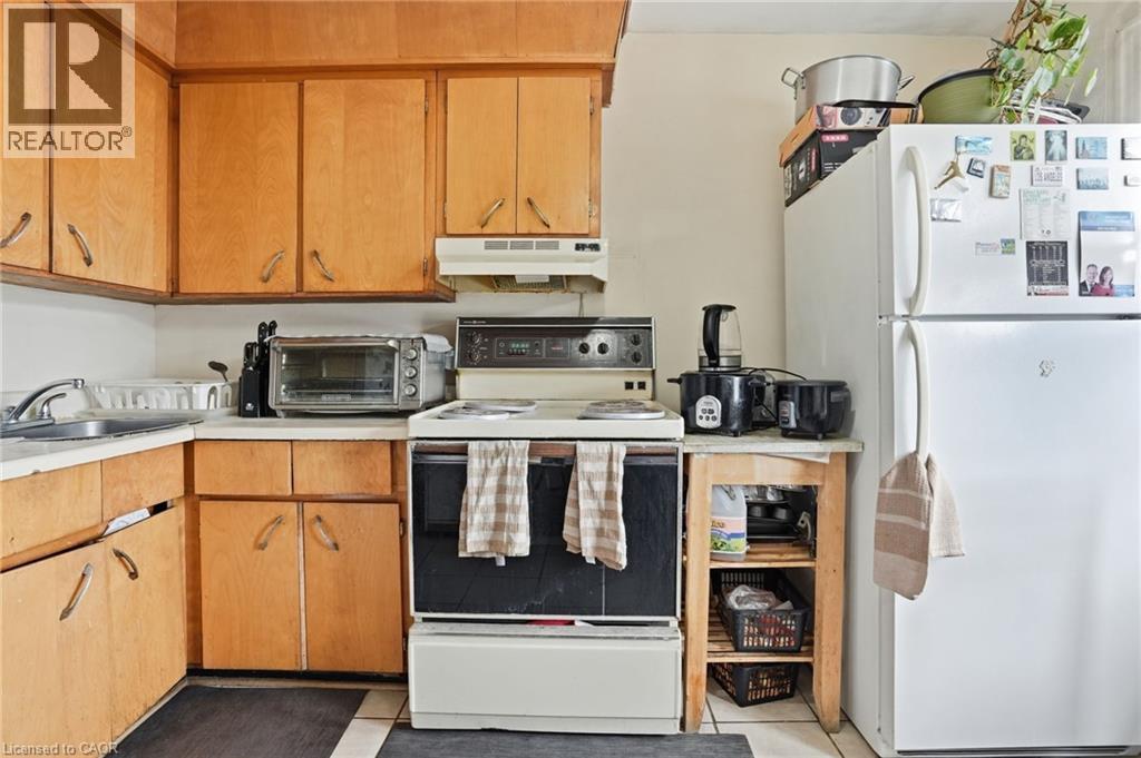 Unit #1 - 68 Gage Avenue S, Hamilton, ON - Indoor Photo Showing Kitchen